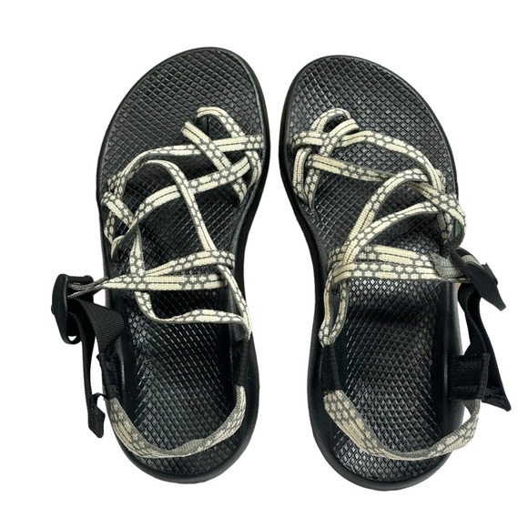 Chaco Gray & Black Sandals Adjustable Strap Toe Sling Size 8 Excellent Condition - Picture 8 of 16